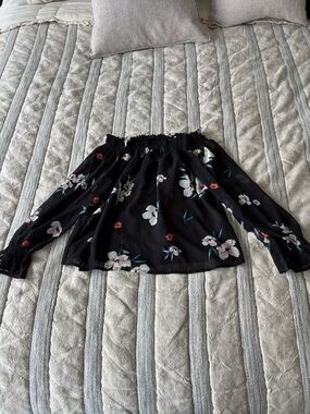 Dynamite Black Floral Off-Shoulder Peasant Blouse